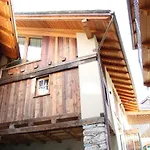 L\'Atelier Du Temps - Les Greniers Appartements